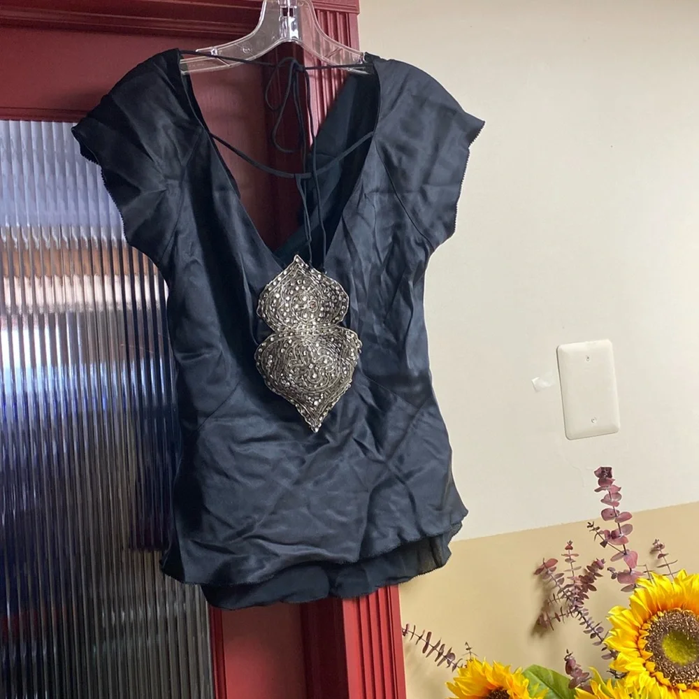 Nicole Miller Collection 💯 Silk Gorgeous Crystal Beading Top NeverUsed